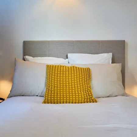 Duplex Cosy Et Lumineux Au Pied Du Tram Apartmán